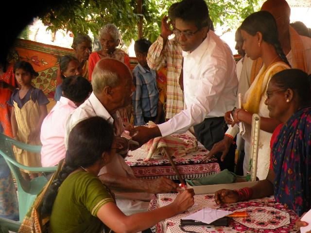 Medical Camp - Tekulagudem (1).JPG